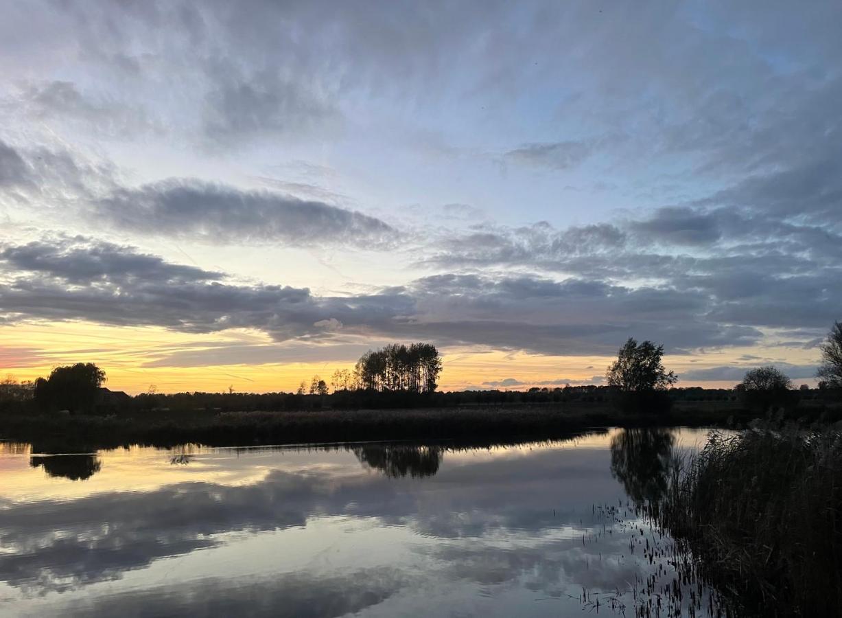 Artistiek Vakantiehuisje Hulst Exteriör bild